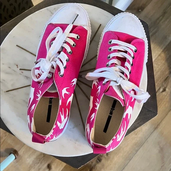🛑 1 hour sale. McQ by Alexander McQueen, 7.5, Magenta &  White Swallows, Sneaker - Picture 10 of 14